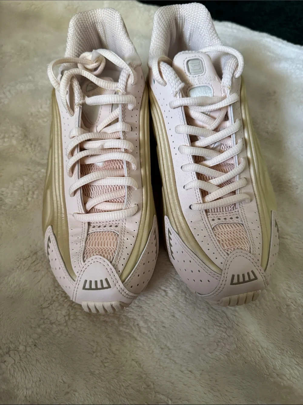 Woman’s Nike shox